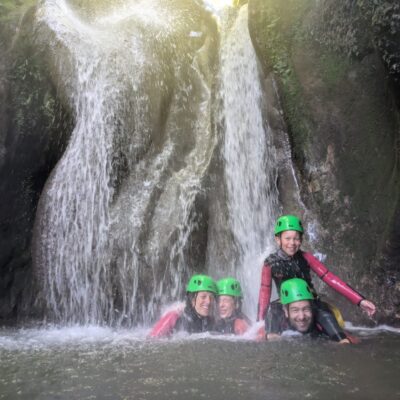 photo devant cascade du canyon Grenant