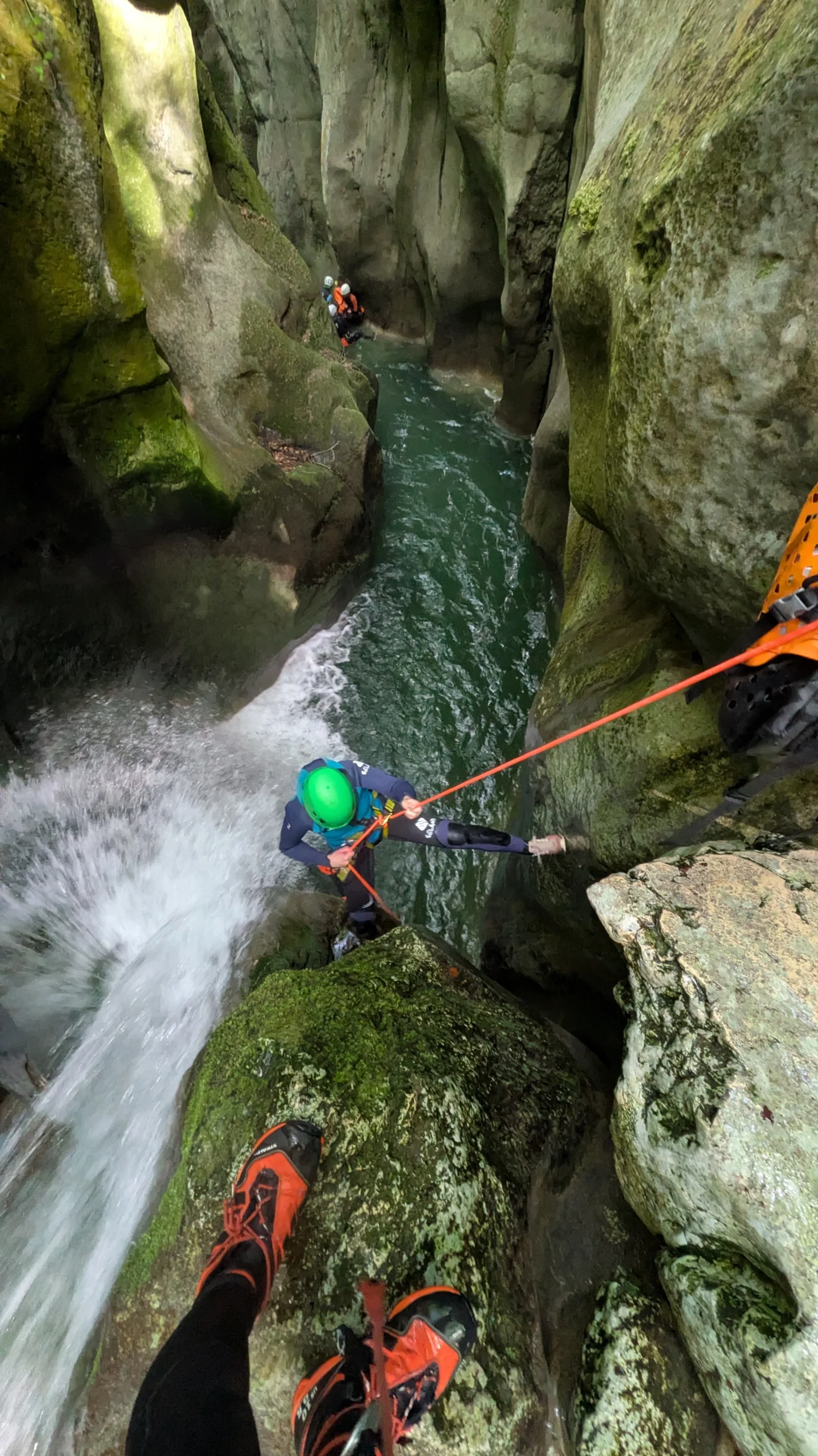 Rappel dans le canyon du Furon près de Grenoble