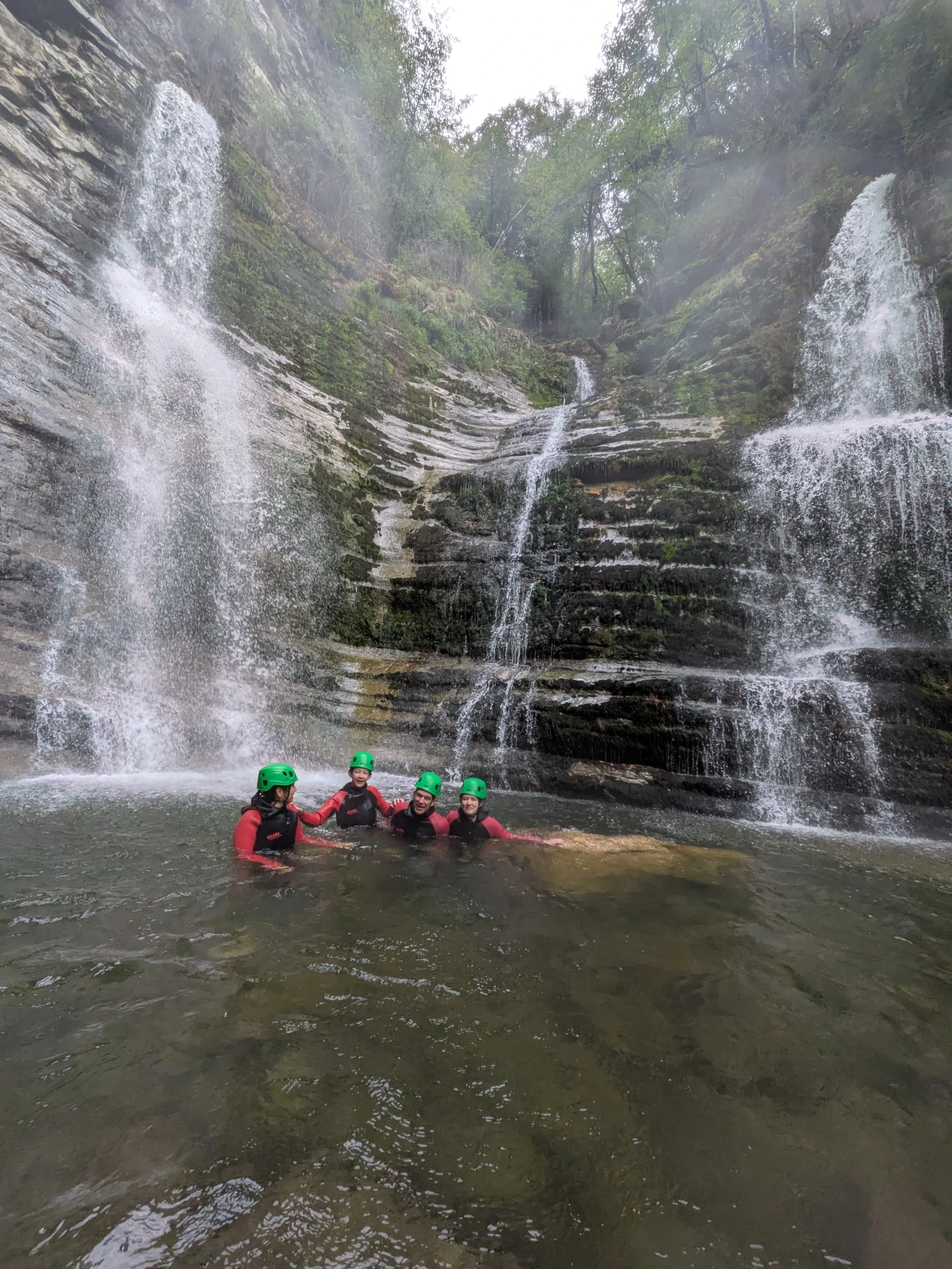 Cascade du canyon de la Doria en canyoning près de Chambéry