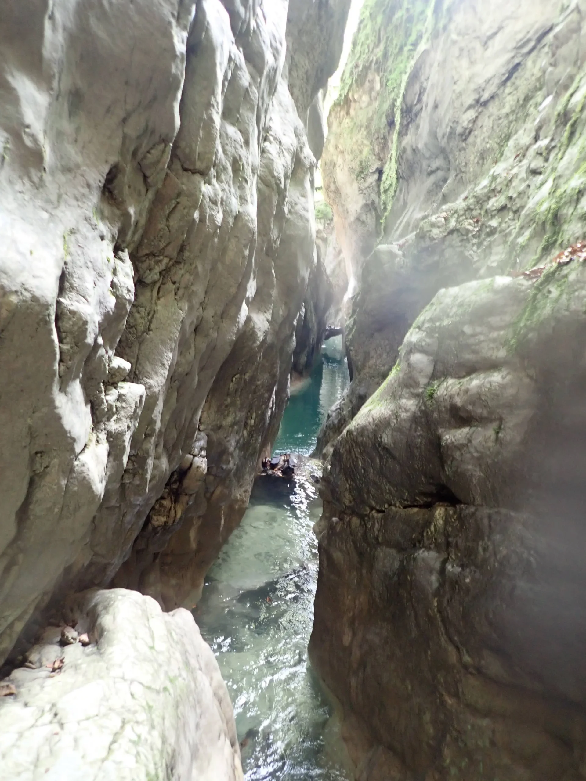 Nage finale dans la faille du canyon du Pont du Diable
